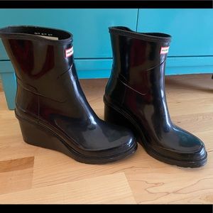 Hunter black short wedge rain boots, size 42 (US 10)